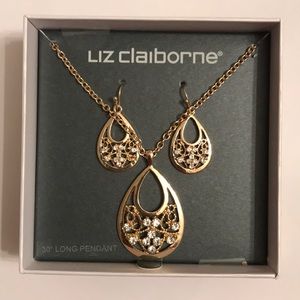 Ear and Necklace set